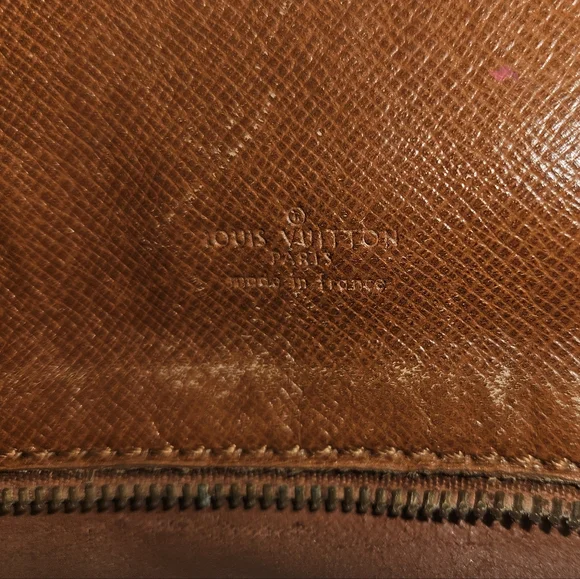 VINTAGE LOUIS VUITTON SAINT CLOUD CROSSBODY - Picture 9 of 14